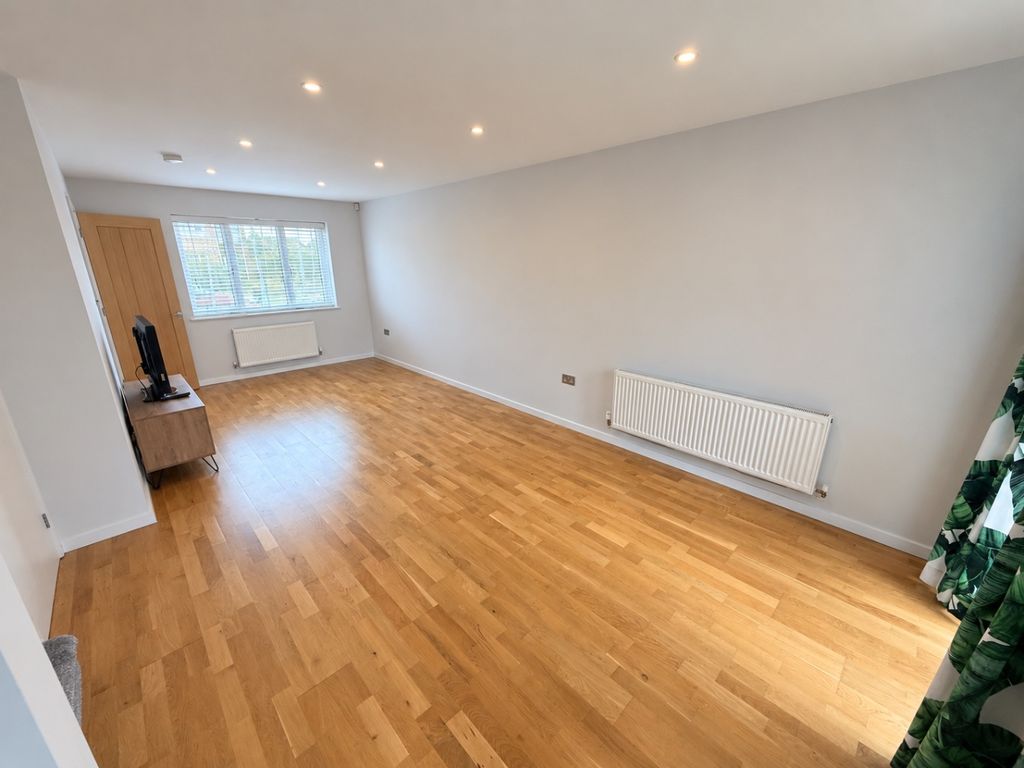 Property photo 2 of 8 5529132