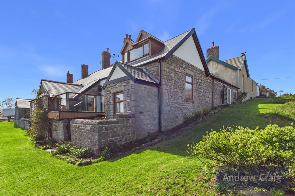 Property photo 1 of 25 (Main)