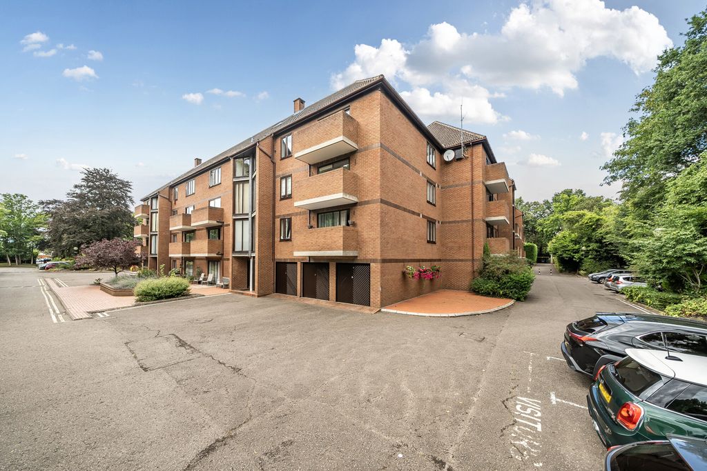 Property photo 1 of 20 1328886-2-687E517...
