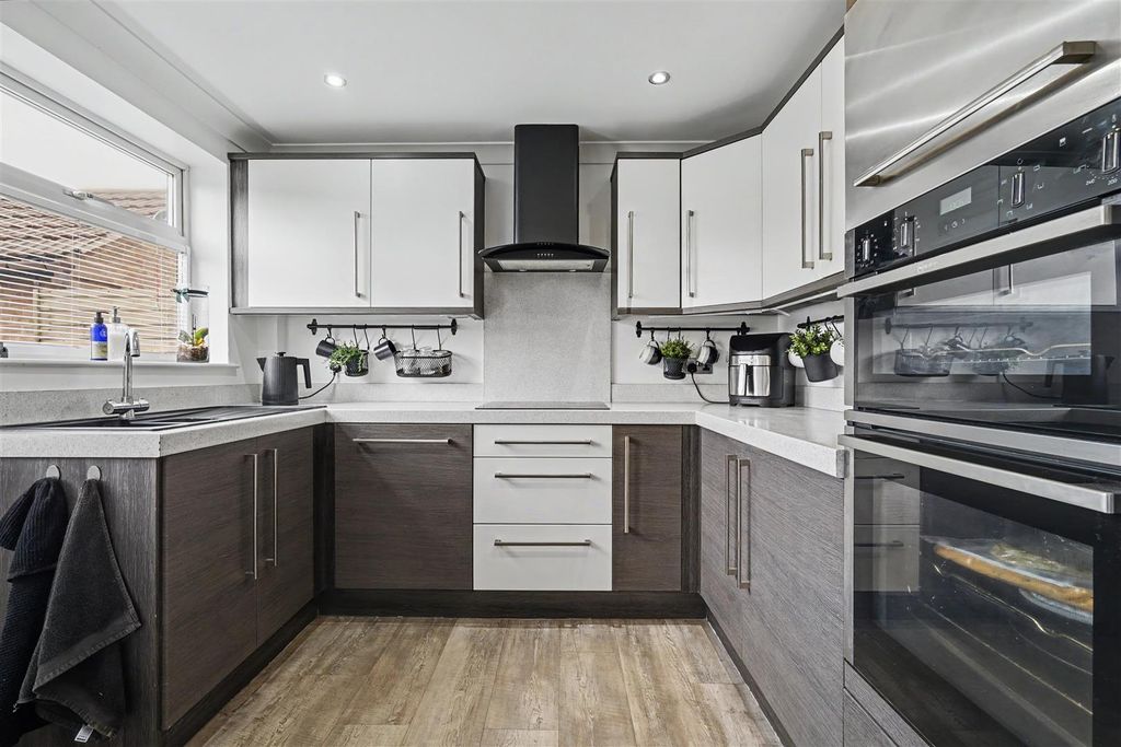 Property photo 3 of 22 Dining/Living Kitchen