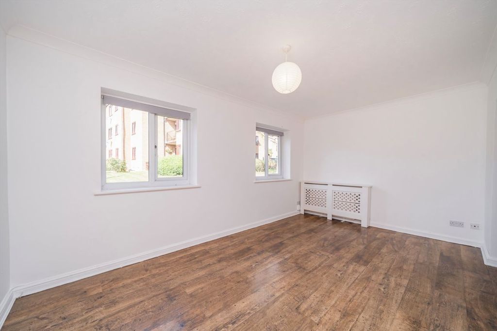 Property photo 3 of 6