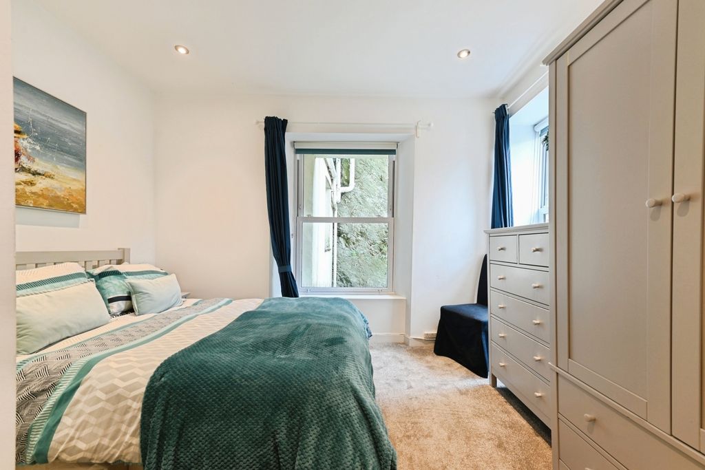 Property photo 3 of 18 Pbox-Img.Jpg