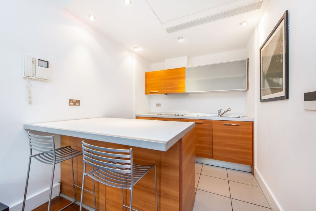 Property photo 3 of 8 Kitchen