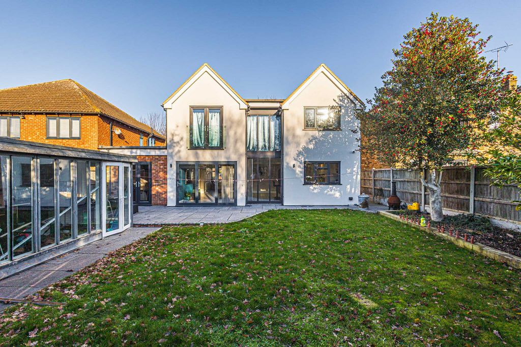 Property photo 1 of 44