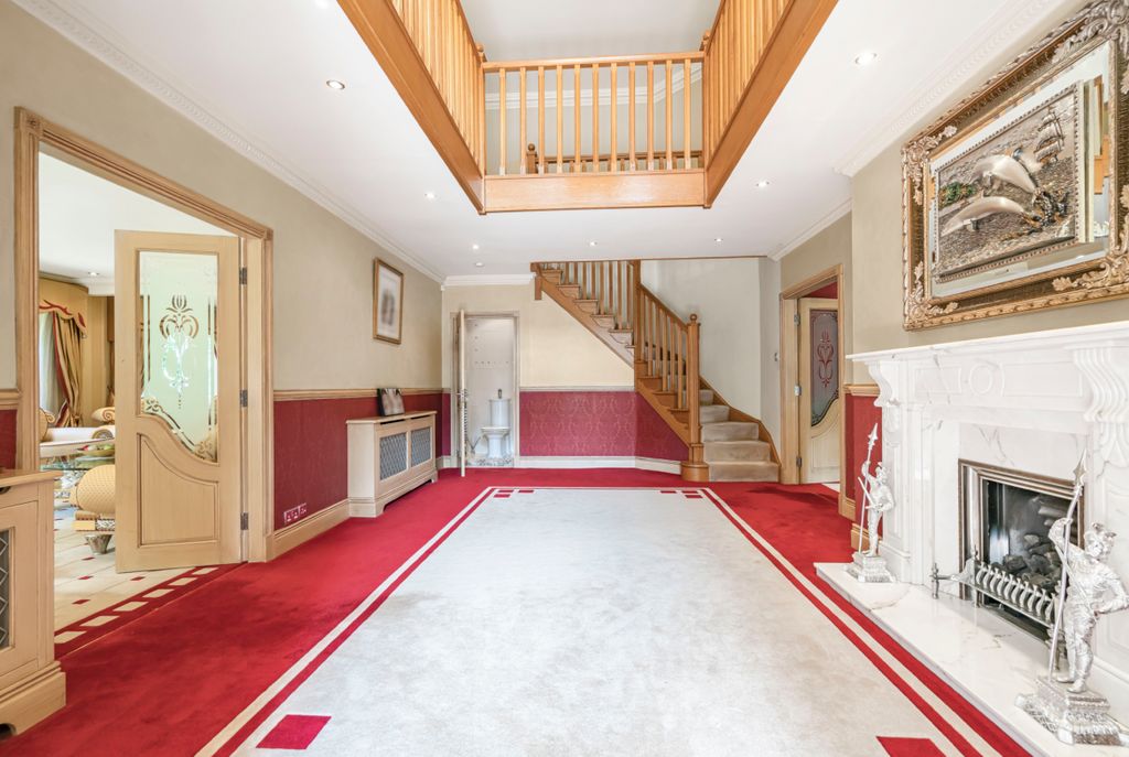 Property photo 2 of 30