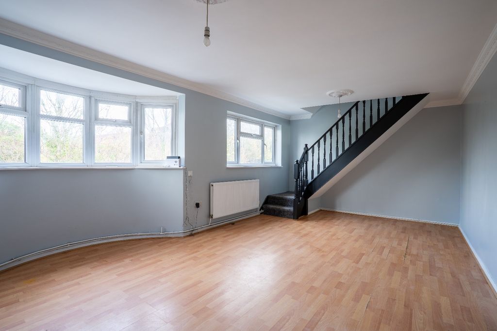 Property photo 3 of 13 4626523