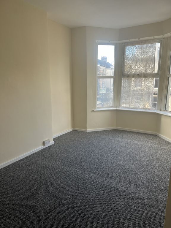 Property photo 2 of 5 Lounge