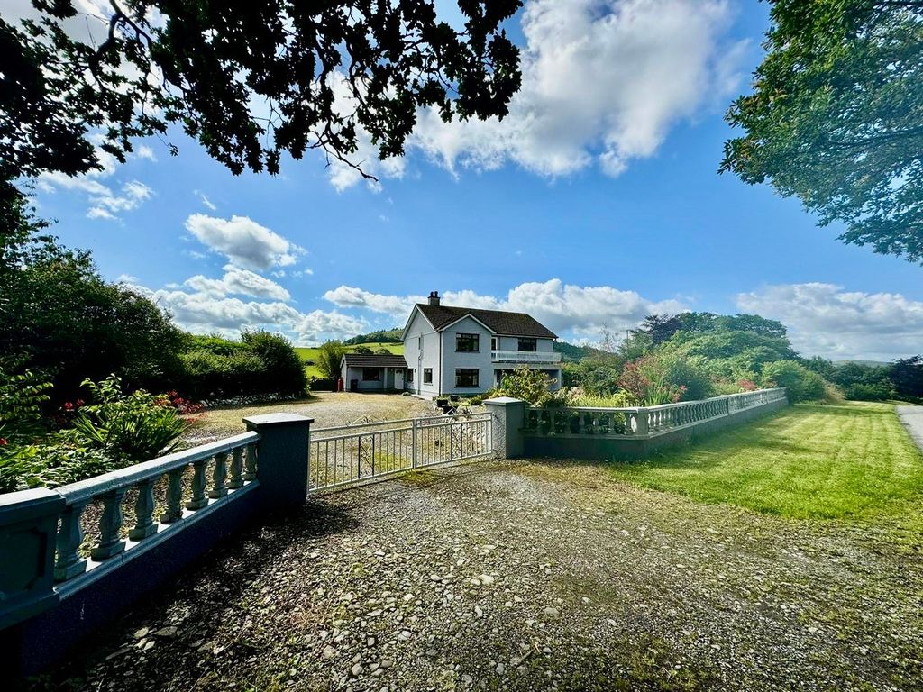 Property photo 1 of 43