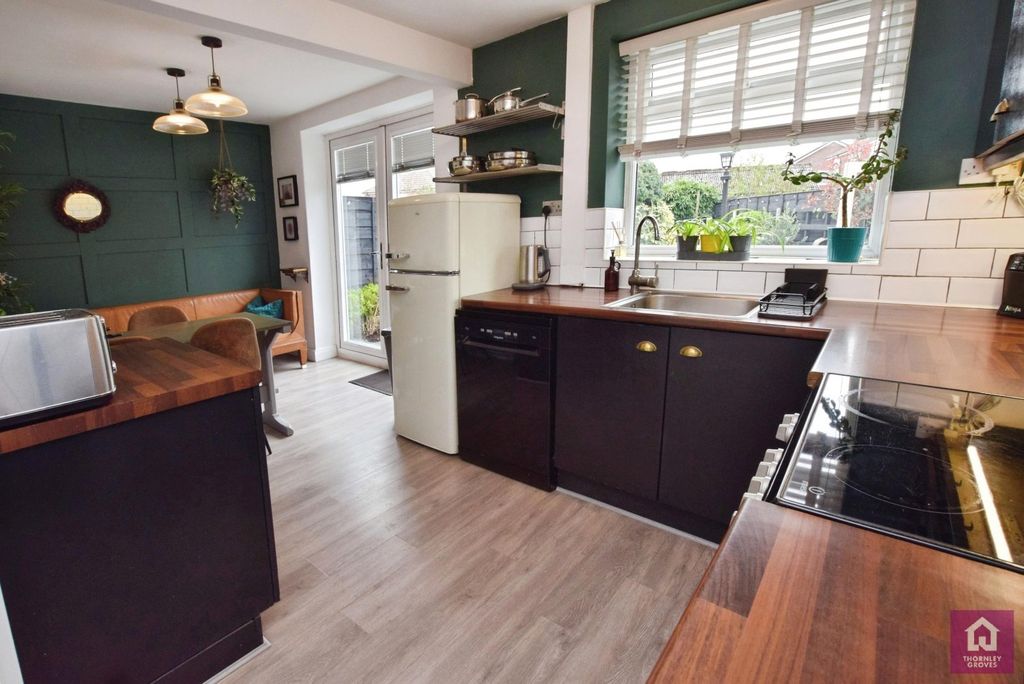 Property photo 3 of 24 Kitchen/Diner