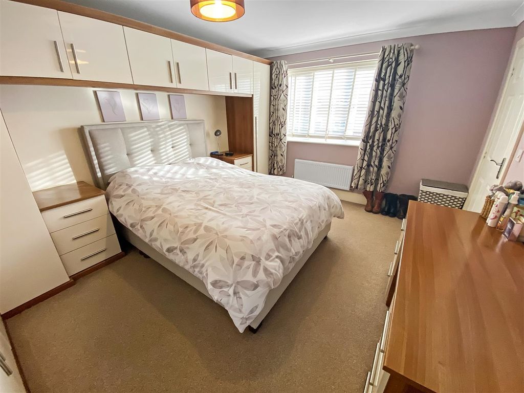 Property photo 3 of 18 Bedroom One.Jpg