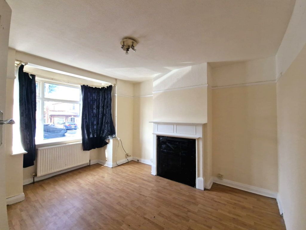 Property photo 3 of 16 Gallery