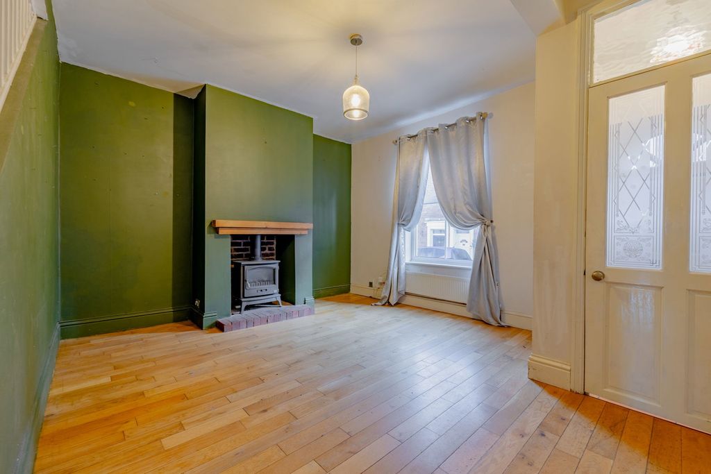 Property photo 2 of 34