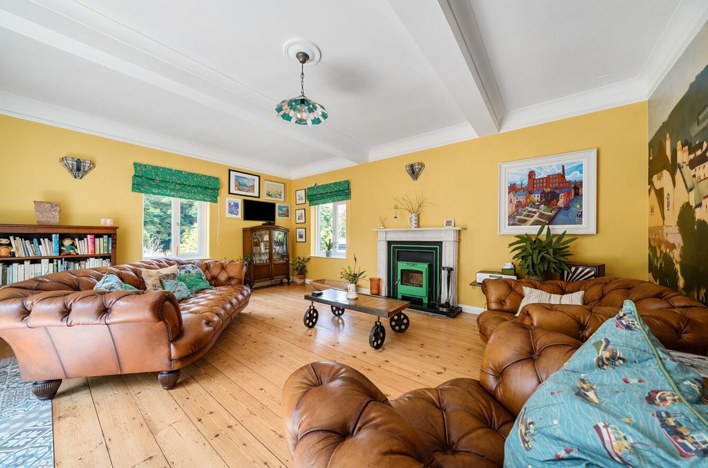 Property photo 3 of 24 1306375-5-6859921...