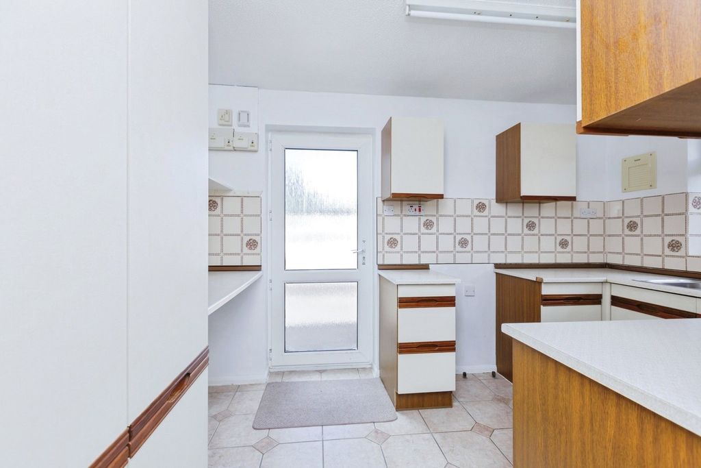 Property photo 2 of 17 Photo