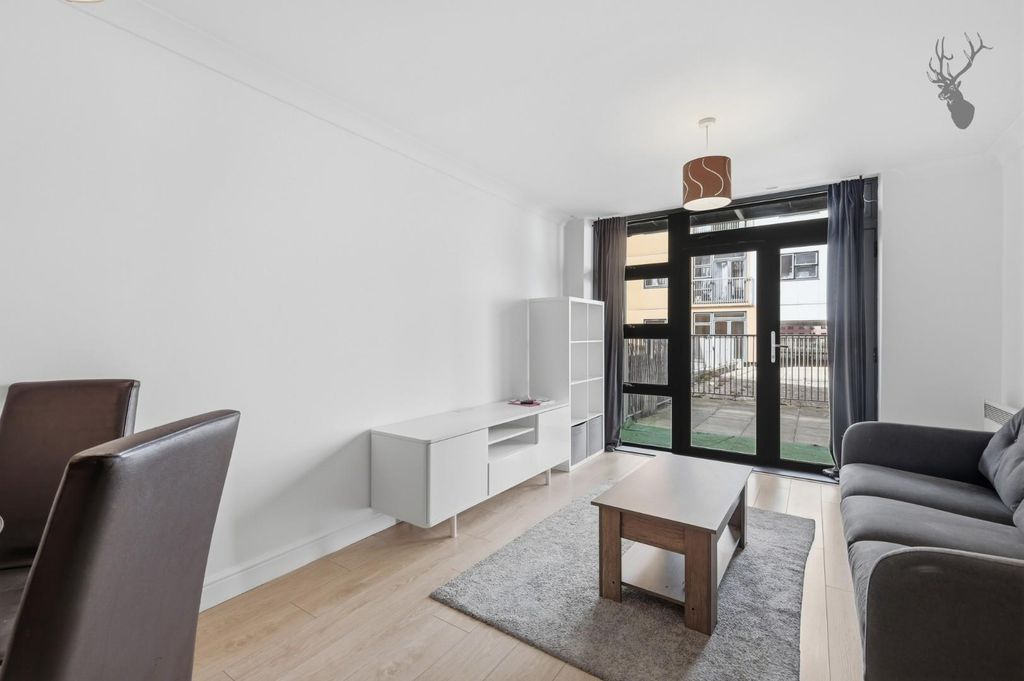 Property photo 3 of 9