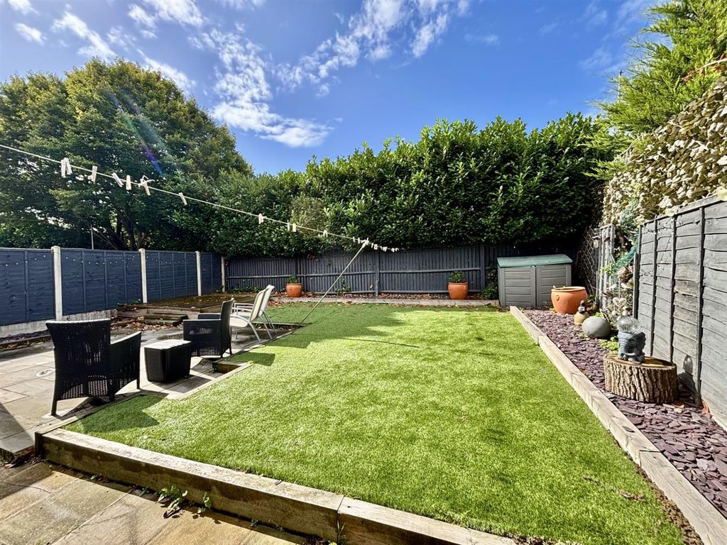 Property photo 2 of 10 Garden 1.Jpg