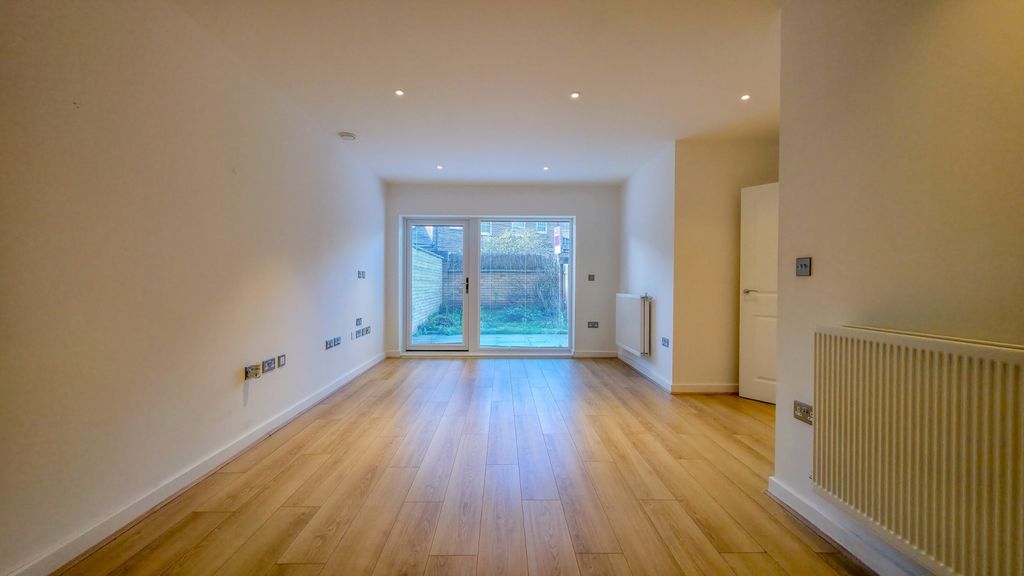 Property photo 3 of 21 20260116_132819