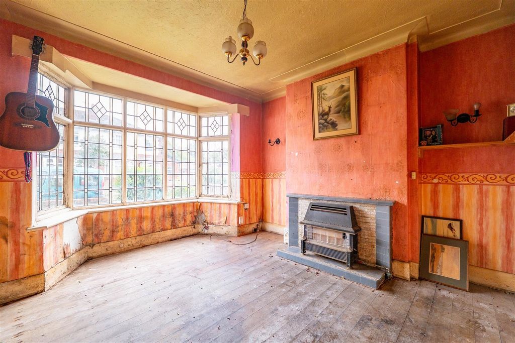 Property photo 3 of 15 Dining Room