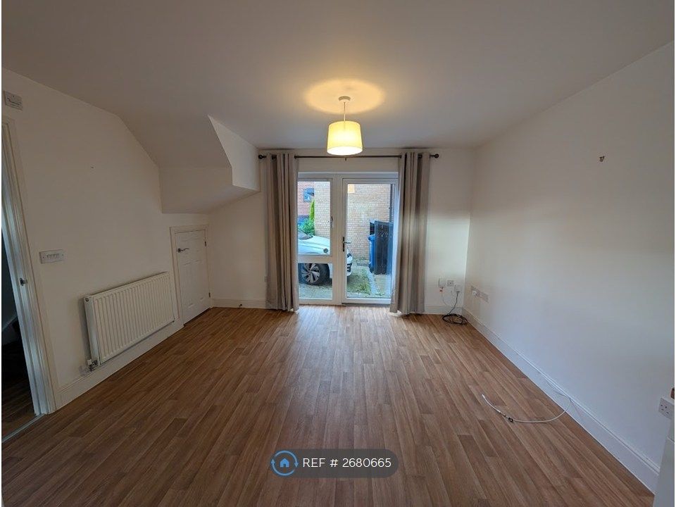 Property photo 3 of 9 Lounge