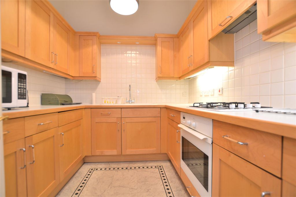 Property photo 2 of 11 Kitchen