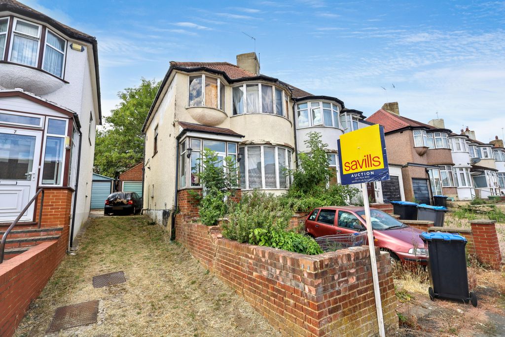 Property photo 2 of 2 9 The Ridgeway, Kingsbury, London, Nw9 0Ub