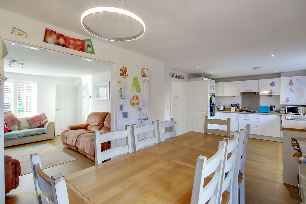 Property photo 2 of 17 Dining Area