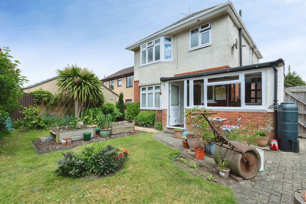 Property photo 2 of 19