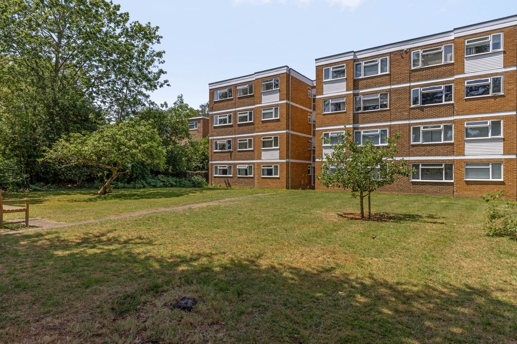 Property photo 1 of 10 43 Elsa Court, Br3 - 12