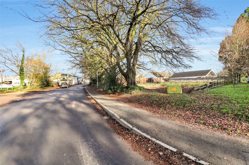 Property photo 3 of 6 Picture No. 04