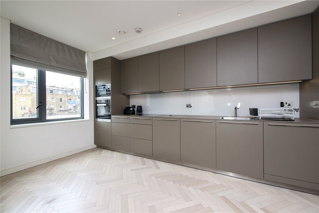 Property photo 2 of 17 Picture No. 08