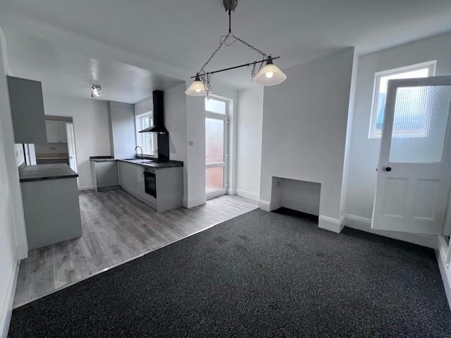 Property photo 3 of 11 70 Wilsthorpe Road Dining Room.Jpg
