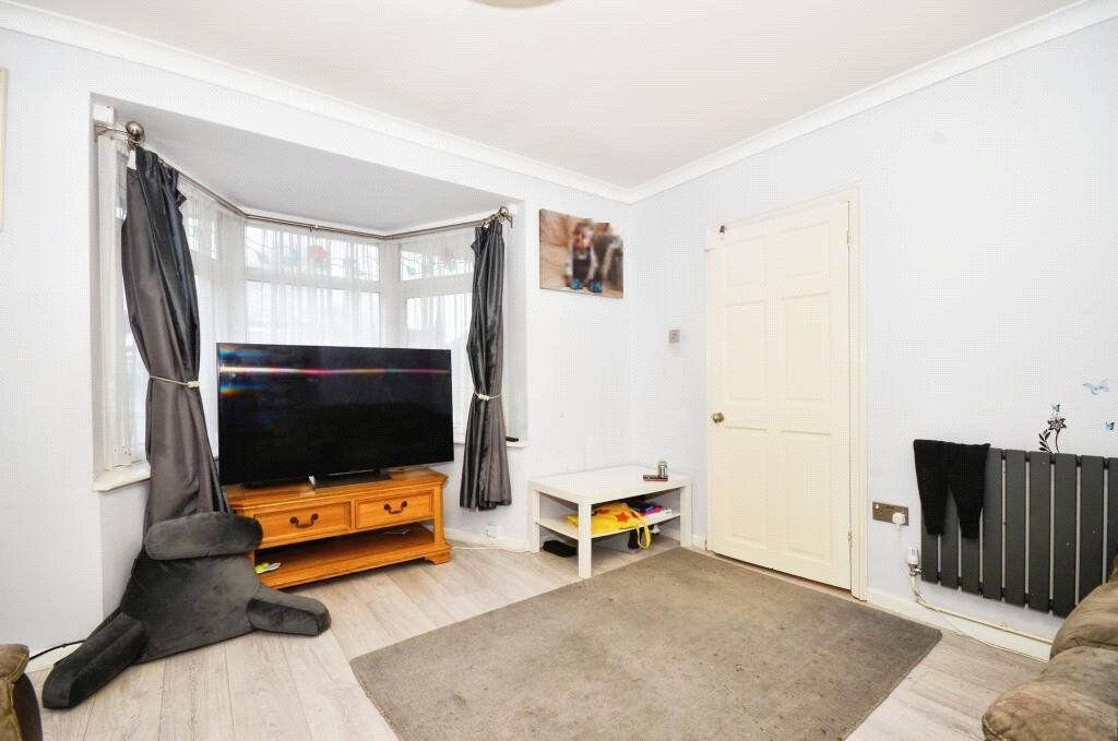 Property photo 3 of 16 Picture No. 11