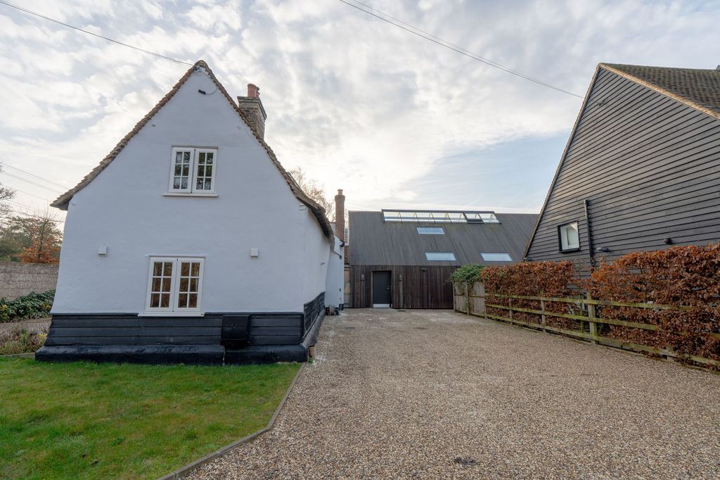 Property photo 2 of 24