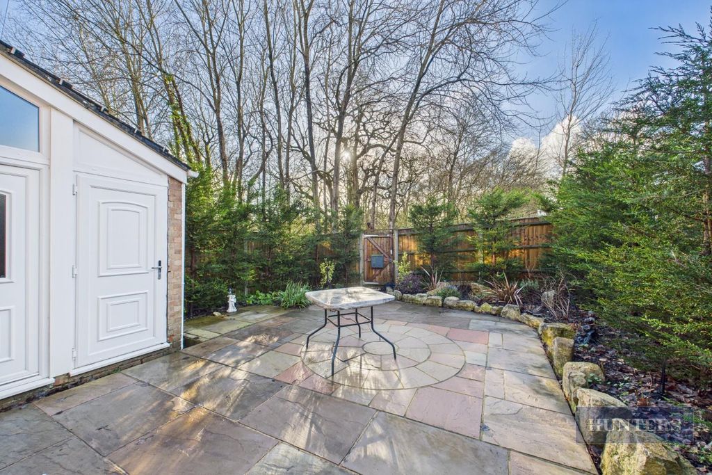 Property photo 2 of 18 Cam05152G0-Pr0351-Still010.Jpg