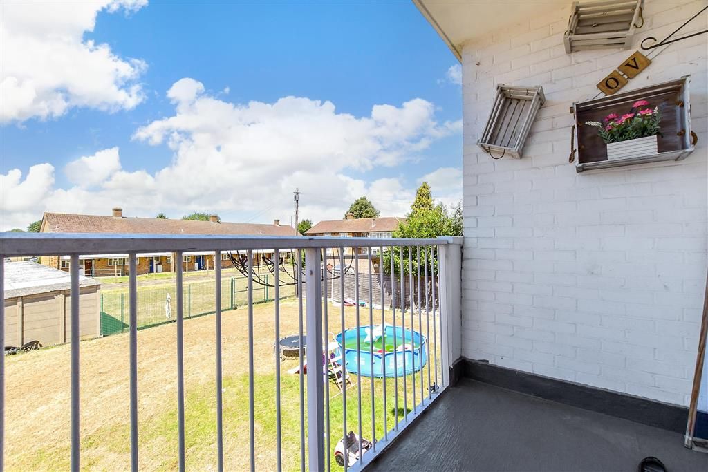 Property photo 3 of 9 Balcony / Terrace