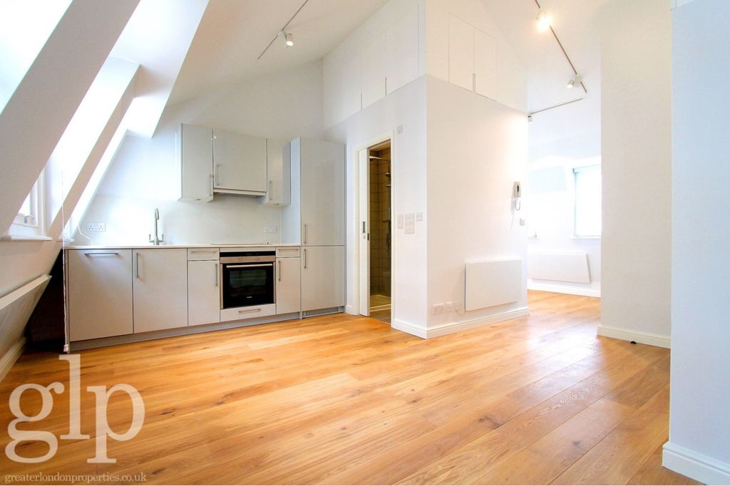 Property photo 1 of 11 950260