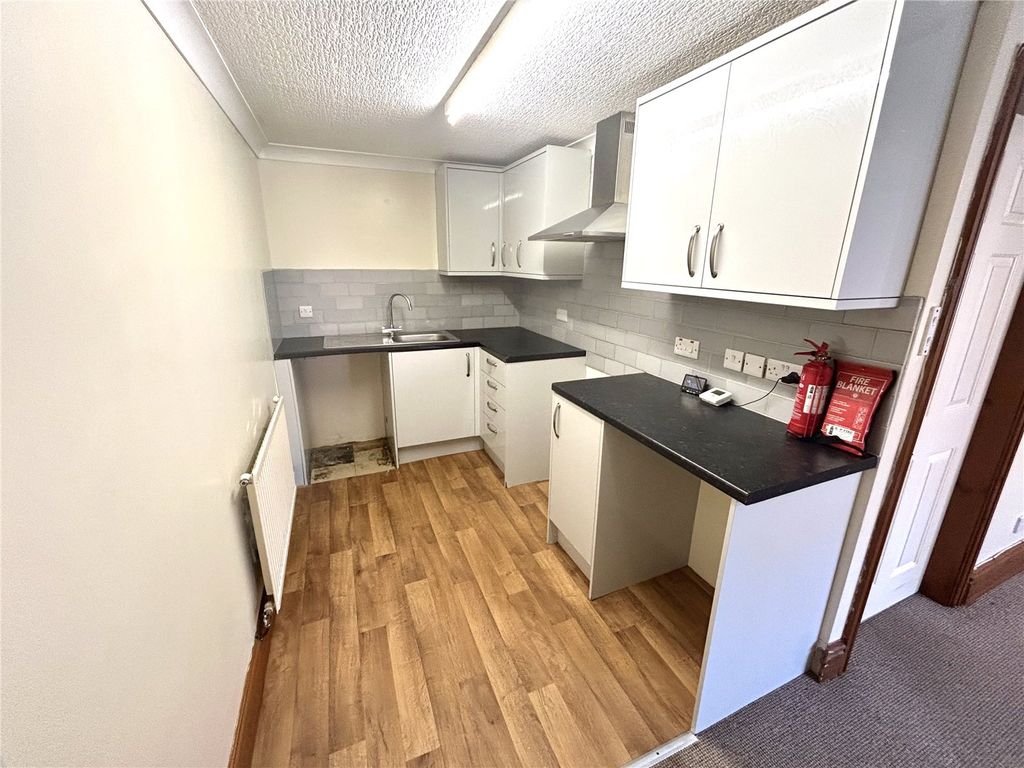 Property photo 2 of 7 Picture No. 23