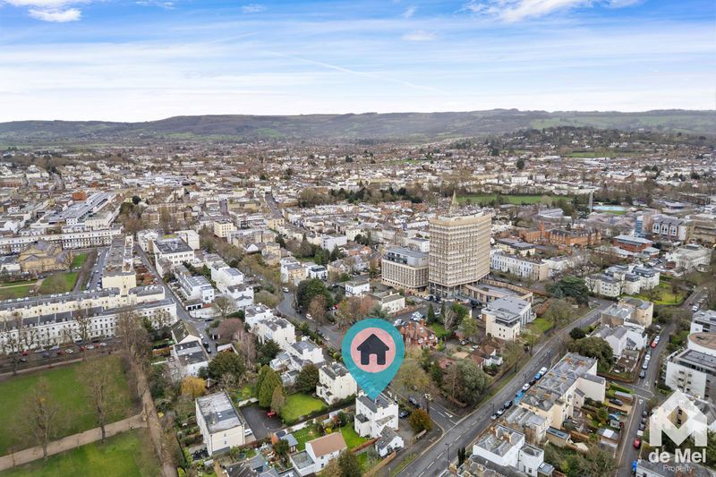 Property photo 3 of 9 Photo 4