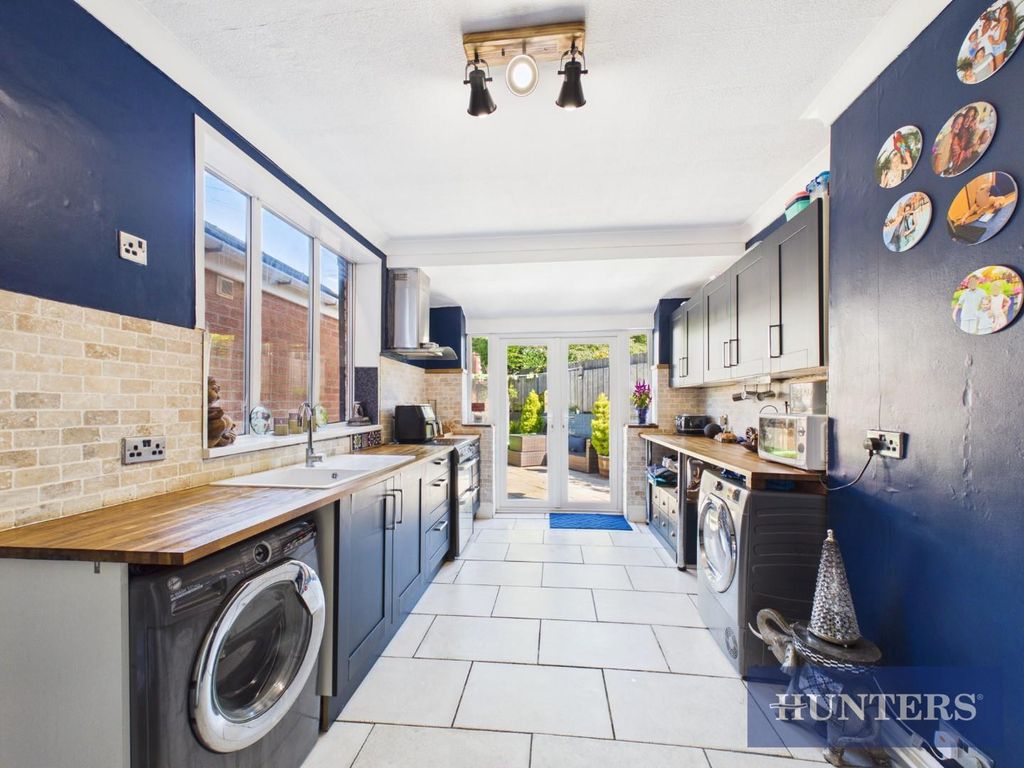 Property photo 3 of 18 Cam03463G0-Pr0143-Still006.Jpg