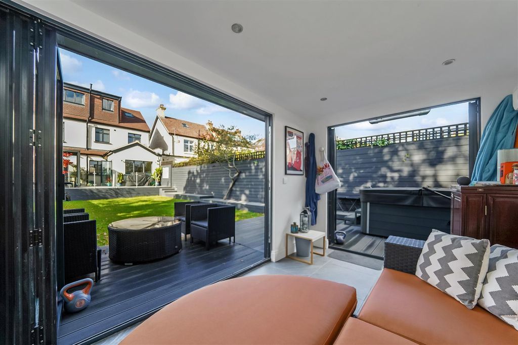 Property photo 2 of 42 Dsc08332.Jpg