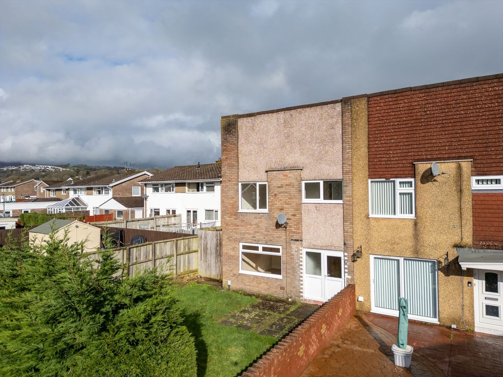 Property photo 1 of 16 Oak Road-1