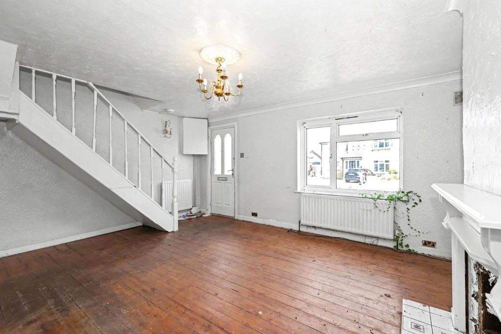 Property photo 3 of 11