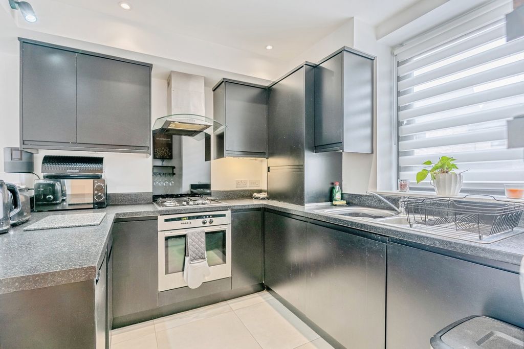 Property photo 2 of 22 Pbox-Img.Jpg