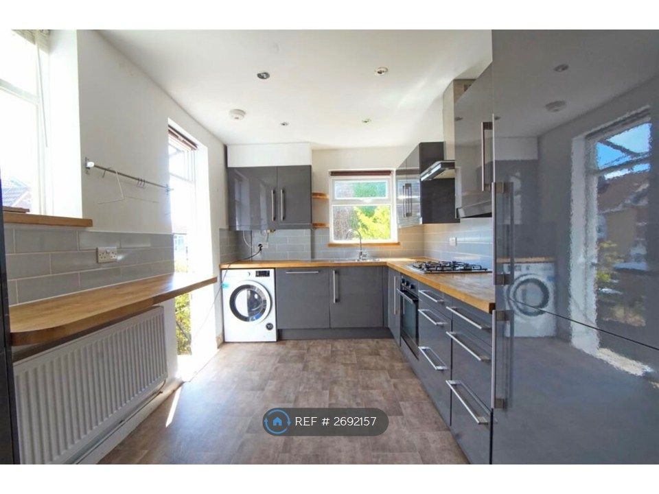 Property photo 3 of 13 Kitchen