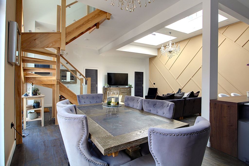 Property photo 3 of 16 Dining Living