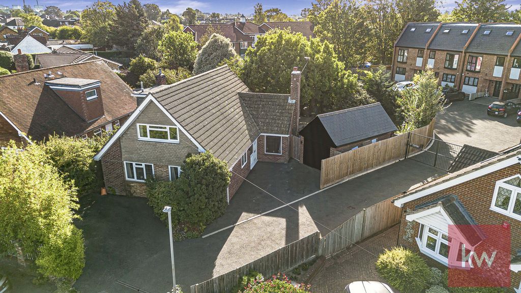 Property photo 1 of 26