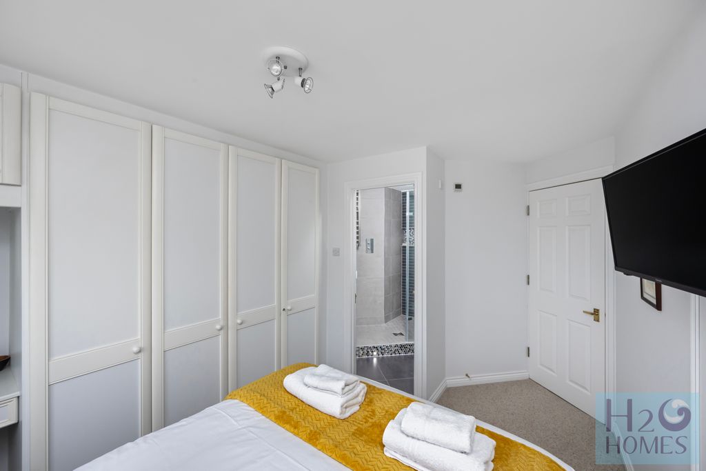 Property photo 3 of 43 Collingwood Court, Flat 25-005
