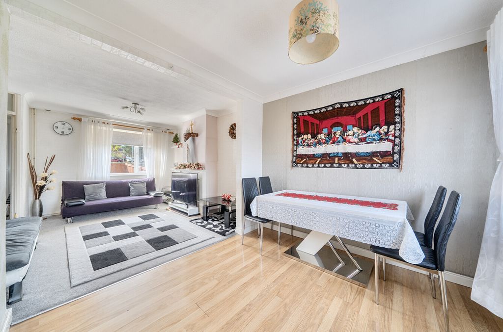 Property photo 2 of 13 152734012