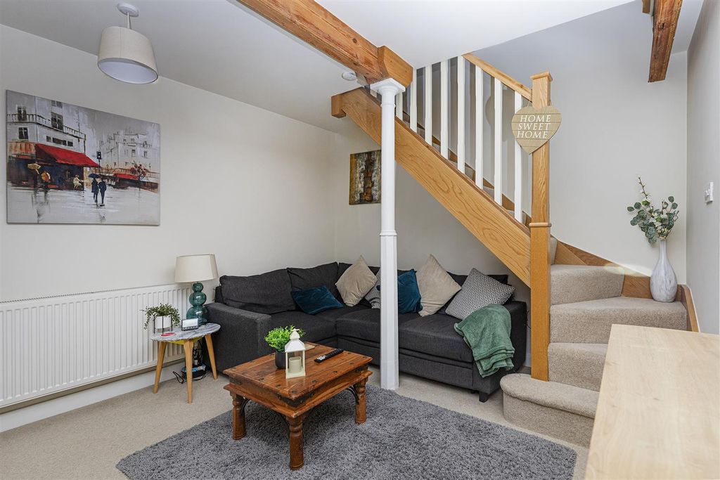 Property photo 2 of 20