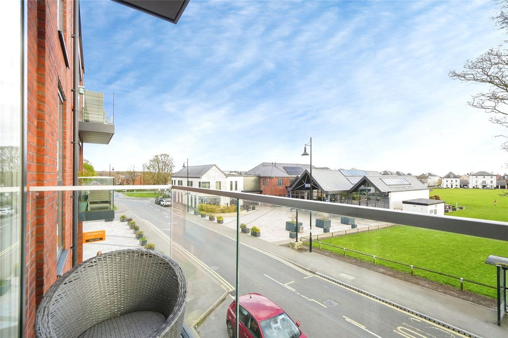 Property photo 2 of 25 Picture No. 13